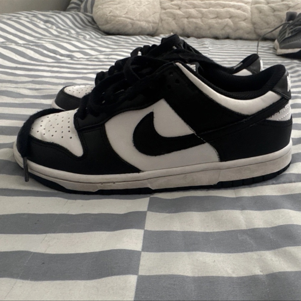 Nike Kids Black and White Low Top Sneakers